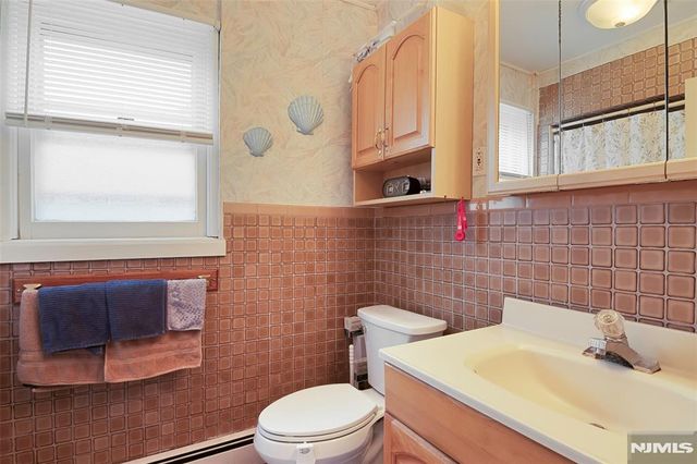 405 Kingsland Avenue, Lyndhurst, NJ 07071