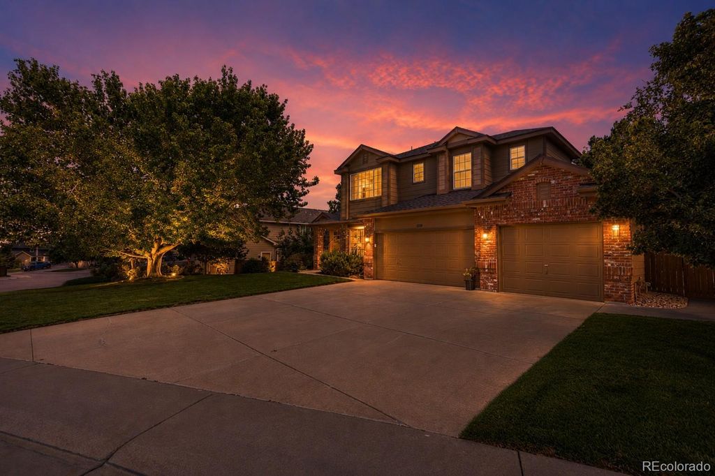 Image 2 of property listing at 10119 Knoll Circle, Highlands Ranch, CO 80130