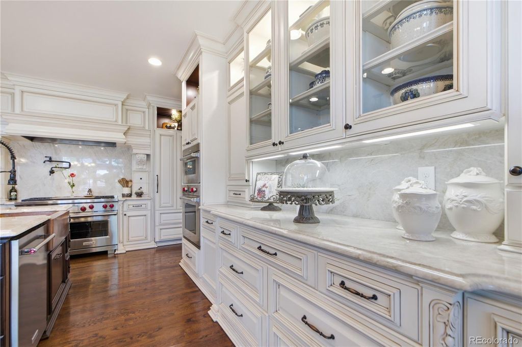 Image 13 of property listing at 10119 Knoll Circle, Highlands Ranch, CO 80130