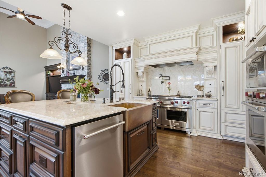 Image 14 of property listing at 10119 Knoll Circle, Highlands Ranch, CO 80130