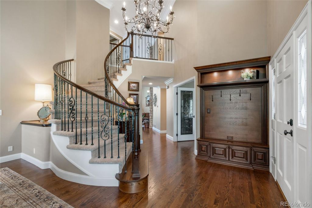 Image 3 of property listing at 10119 Knoll Circle, Highlands Ranch, CO 80130