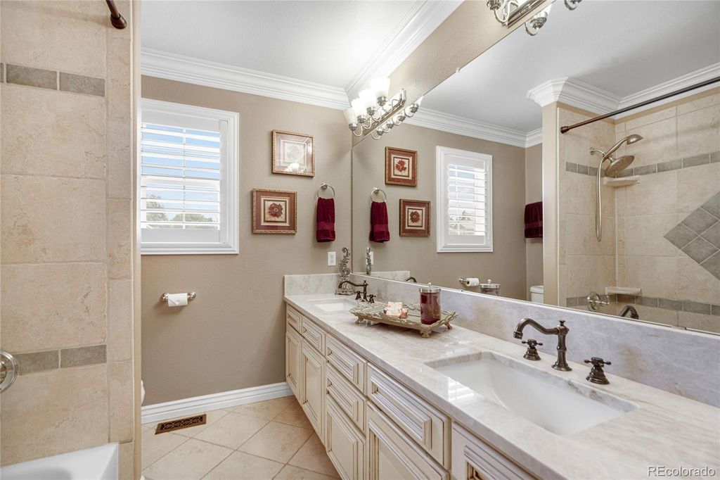Image 36 of property listing at 10119 Knoll Circle, Highlands Ranch, CO 80130