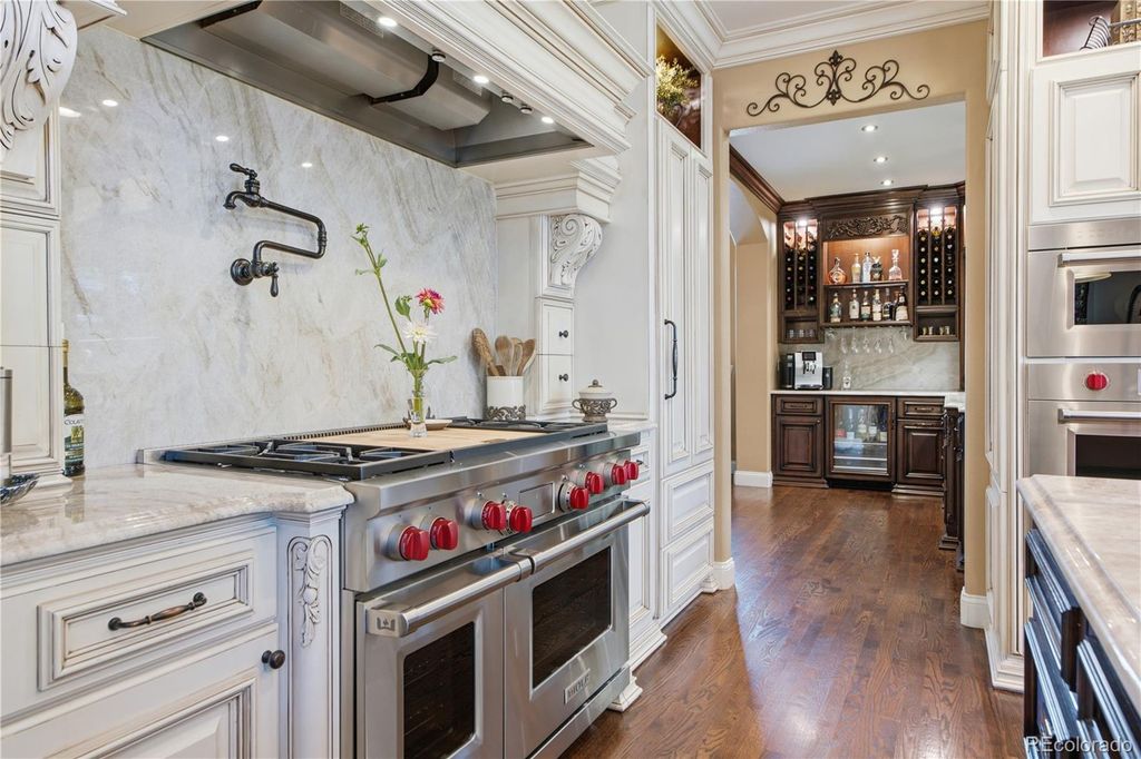 Image 9 of property listing at 10119 Knoll Circle, Highlands Ranch, CO 80130