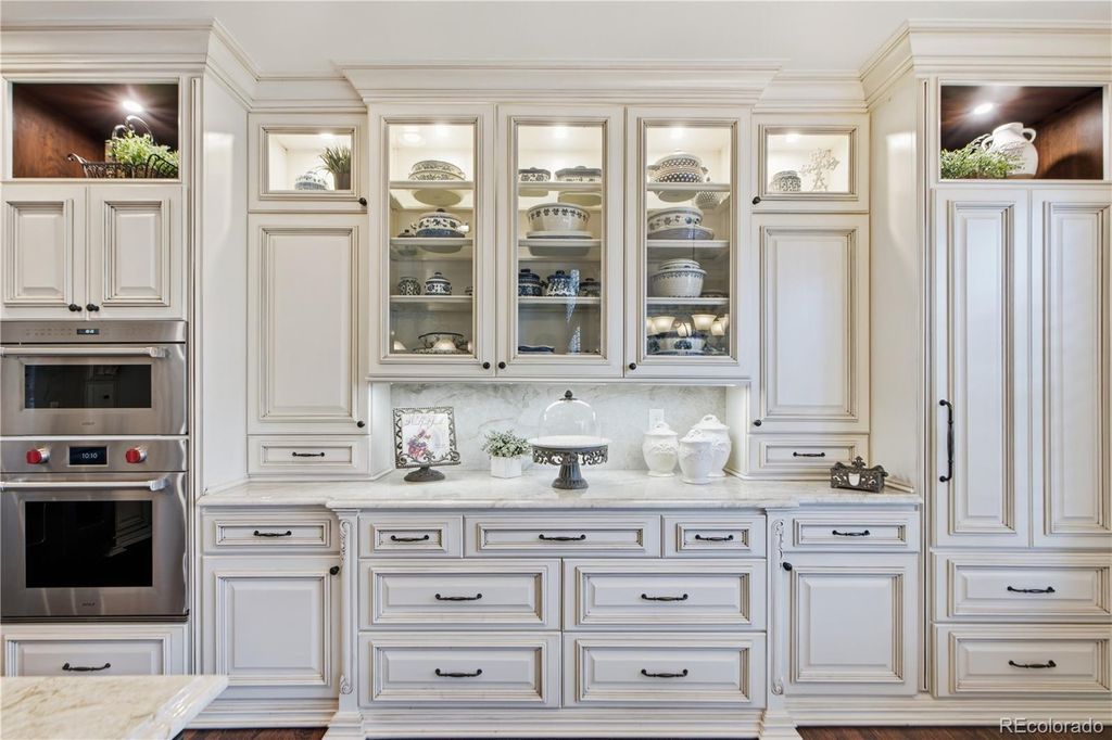 Image 10 of property listing at 10119 Knoll Circle, Highlands Ranch, CO 80130