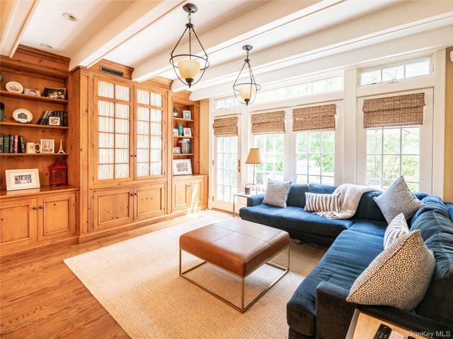 170 Manhasset Woods Road, Manhasset, NY 11030
