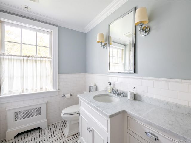 170 Manhasset Woods Road, Manhasset, NY 11030