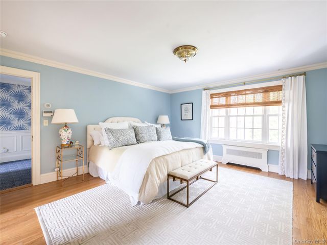 170 Manhasset Woods Road, Manhasset, NY 11030