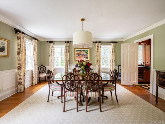 170 Manhasset Woods Road, Manhasset, NY 11030