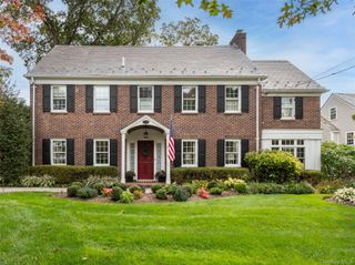 170 Manhasset Woods Road, Manhasset, NY 11030