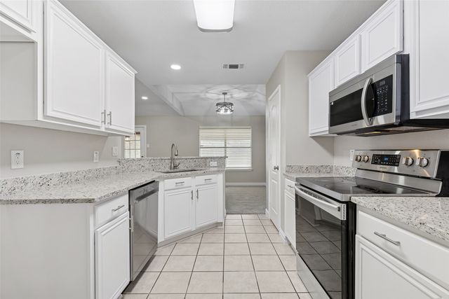 910 Hill Meadow Drive, Midlothian, TX 76065