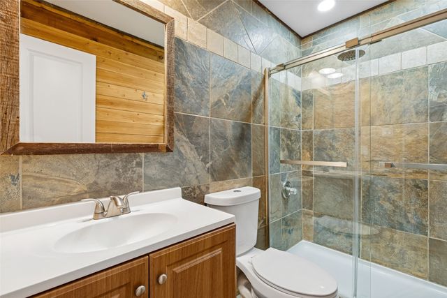 910 Hill Meadow Drive, Midlothian, TX 76065