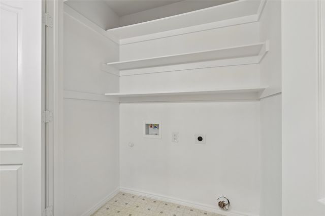 910 Hill Meadow Drive, Midlothian, TX 76065