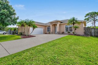 537 NW Turton Terrace, Port St Lucie, FL 34983