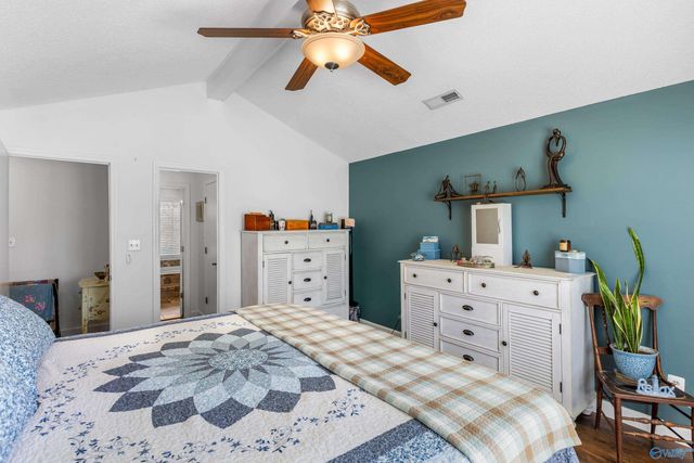 221 Slaterock Road, Hazel Green, AL 35750