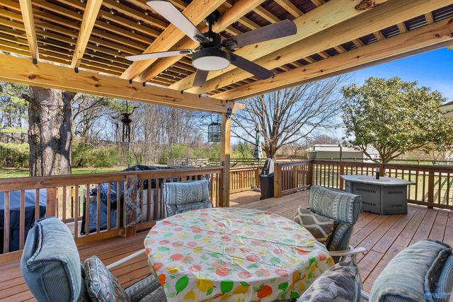 221 Slaterock Road, Hazel Green, AL 35750