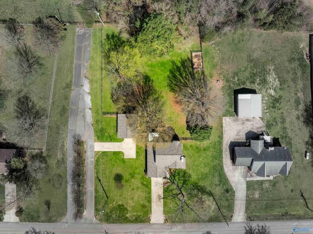 221 Slaterock Road, Hazel Green, AL 35750