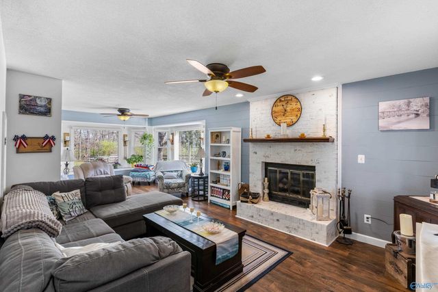 221 Slaterock Road, Hazel Green, AL 35750