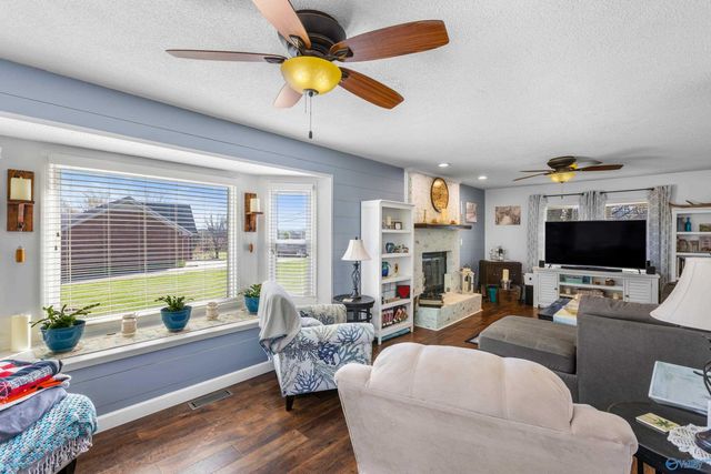 221 Slaterock Road, Hazel Green, AL 35750