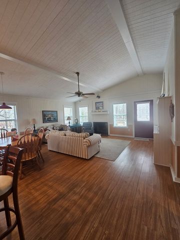 3347 Bandera Street, Athens, TX 75752