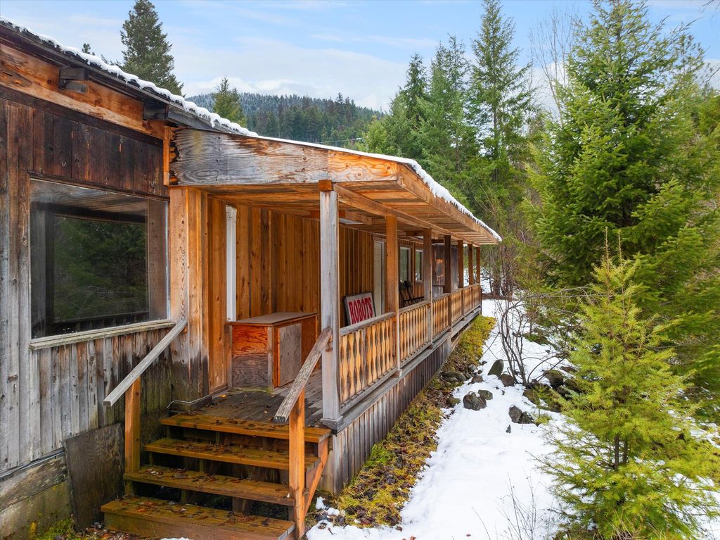 Image 4 of property listing at 28132 Us Highway 2, Libby, MT 59923