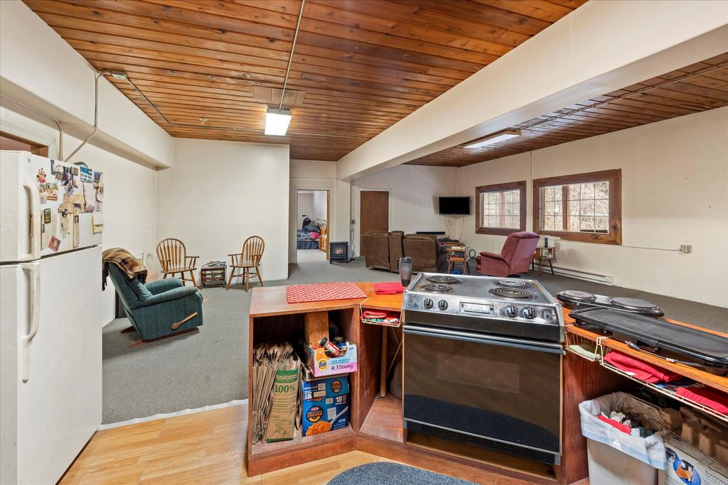 Image 8 of property listing at 28132 Us Highway 2, Libby, MT 59923