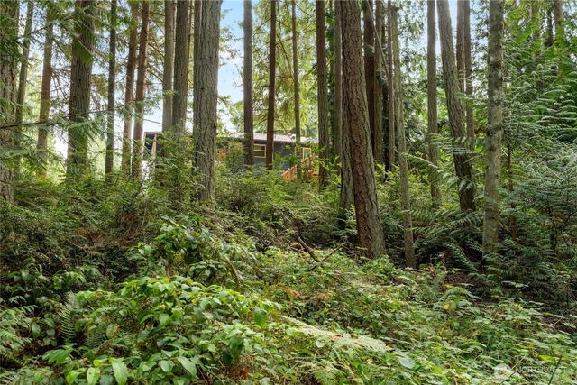 4105 Tartan Way, Clinton, WA 98236