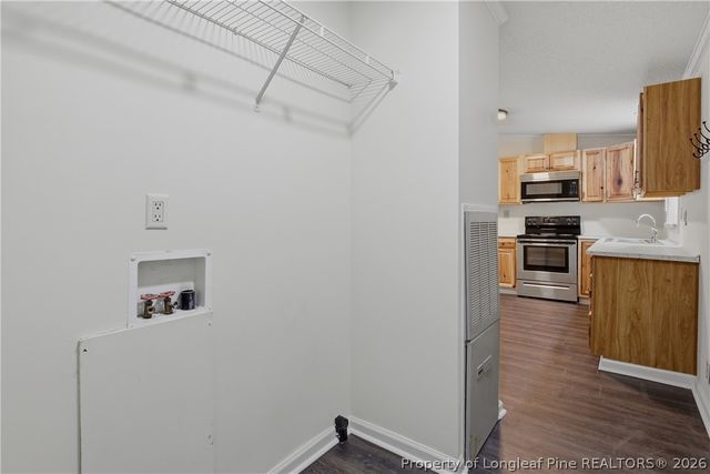 2162 Dobbin Holmes Road, Eastover, NC 28312