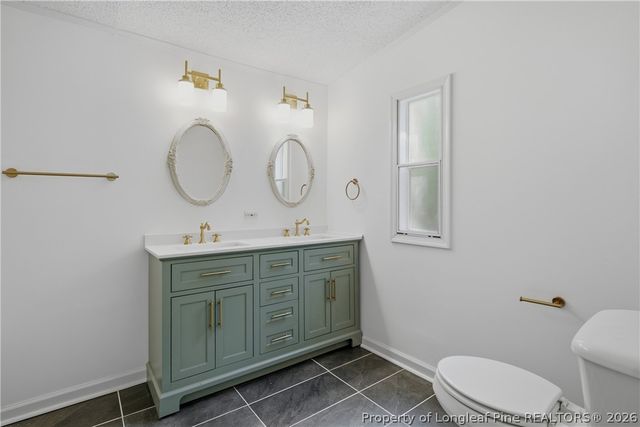 2162 Dobbin Holmes Road, Eastover, NC 28312