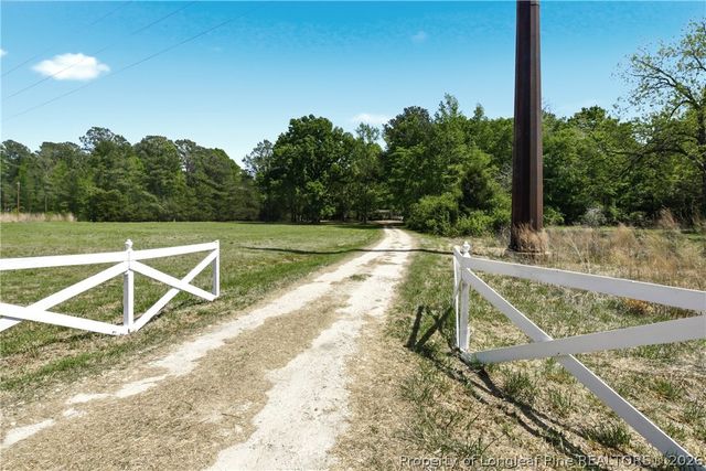 2162 Dobbin Holmes Road, Eastover, NC 28312