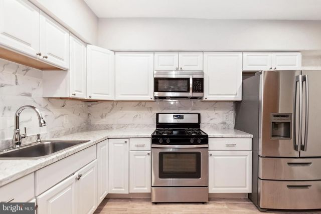 2012 EAGLE ST, Baltimore, MD 21223