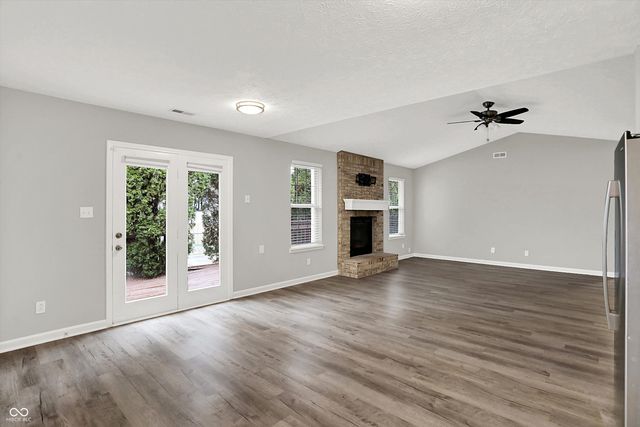 854 Queensgate Drive, Greenwood, IN 46143