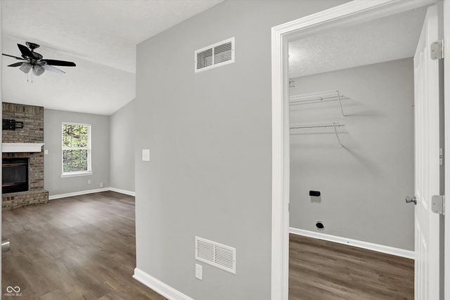 854 Queensgate Drive, Greenwood, IN 46143