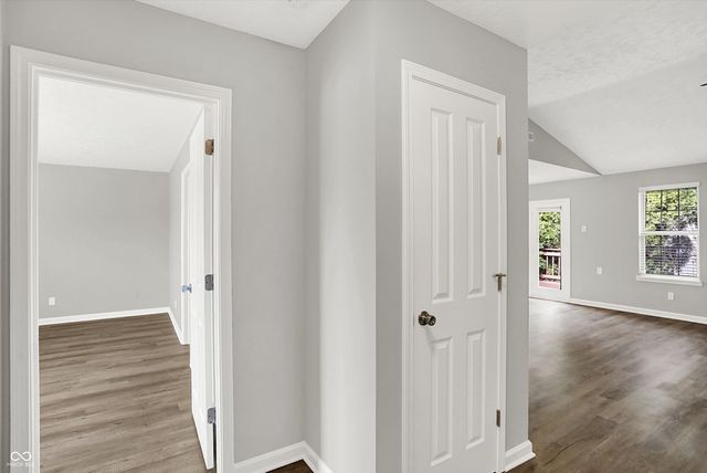 854 Queensgate Drive, Greenwood, IN 46143