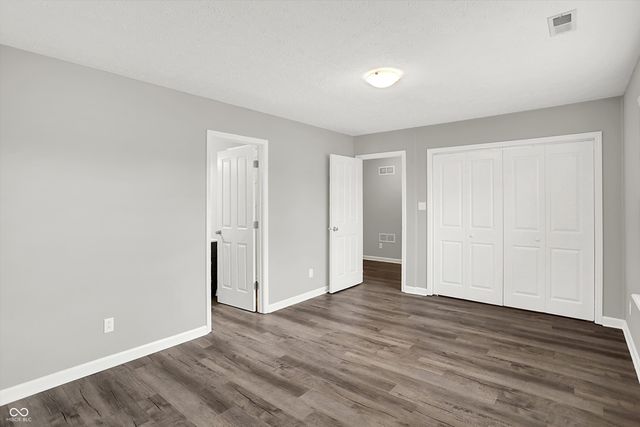 854 Queensgate Drive, Greenwood, IN 46143