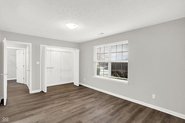 854 Queensgate Drive, Greenwood, IN 46143