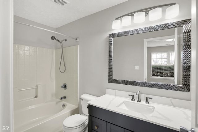 854 Queensgate Drive, Greenwood, IN 46143