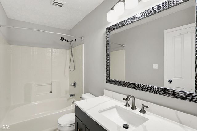 854 Queensgate Drive, Greenwood, IN 46143