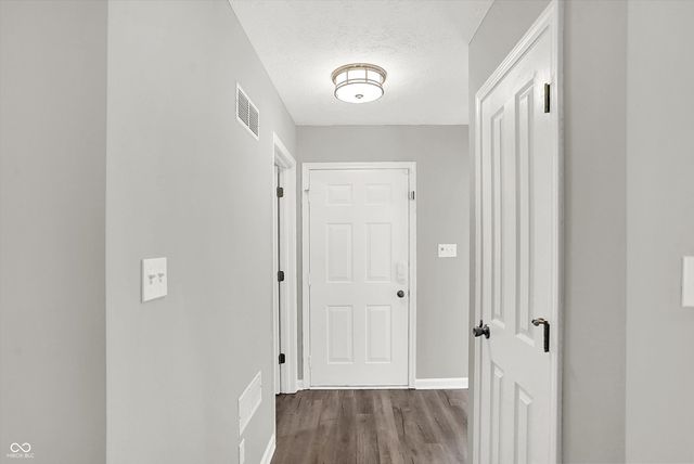 854 Queensgate Drive, Greenwood, IN 46143