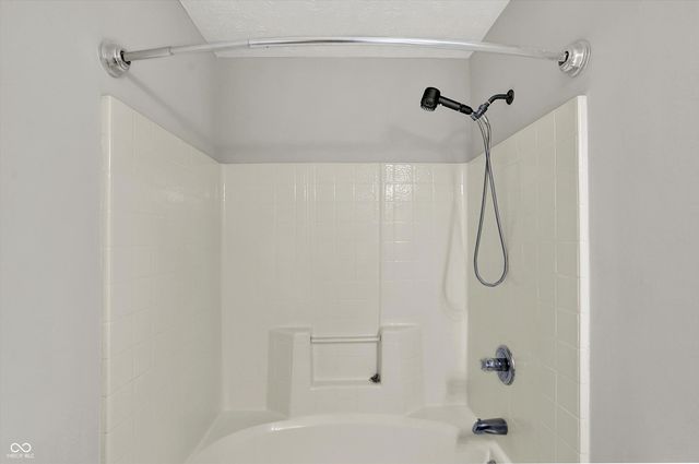 854 Queensgate Drive, Greenwood, IN 46143