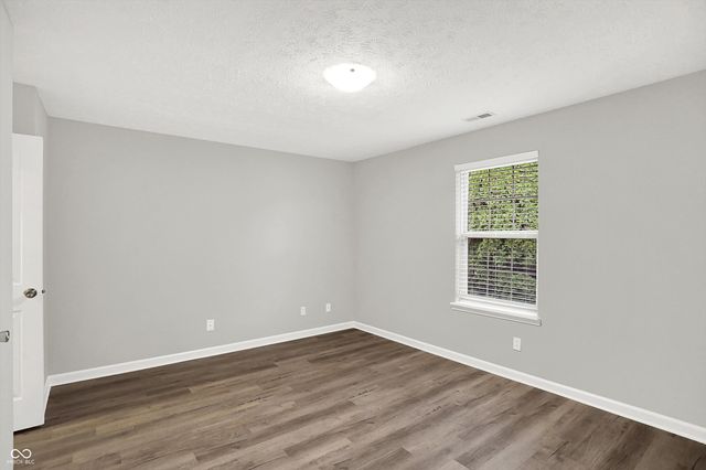 854 Queensgate Drive, Greenwood, IN 46143