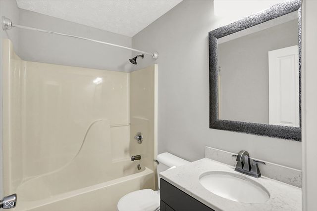 854 Queensgate Drive, Greenwood, IN 46143