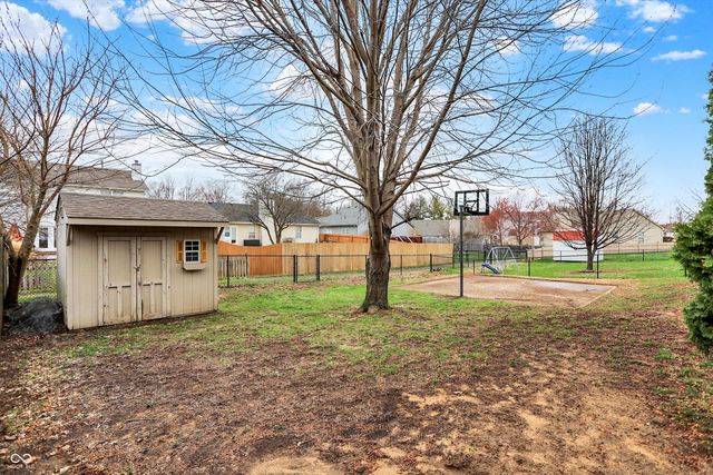 854 Queensgate Drive, Greenwood, IN 46143