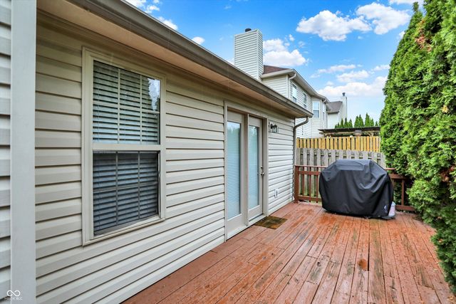 854 Queensgate Drive, Greenwood, IN 46143