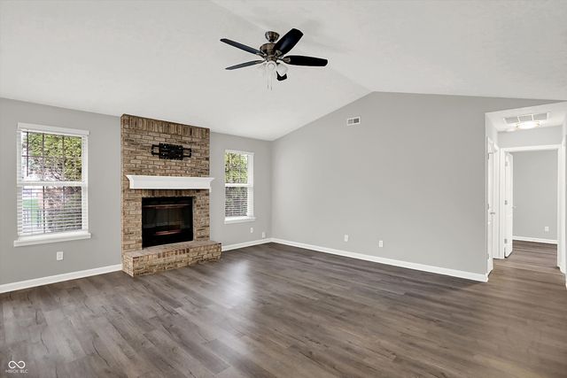 854 Queensgate Drive, Greenwood, IN 46143