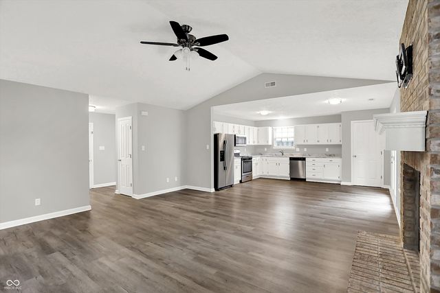 854 Queensgate Drive, Greenwood, IN 46143