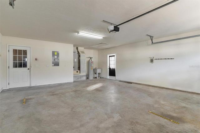 25415 SW 15TH AVENUE, Newberry, FL 32669