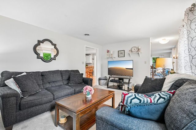 27 Jennifer Lane, Auburn, NH 03032