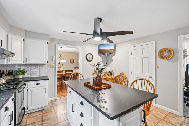 27 Jennifer Lane, Auburn, NH 03032