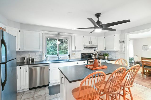 27 Jennifer Lane, Auburn, NH 03032