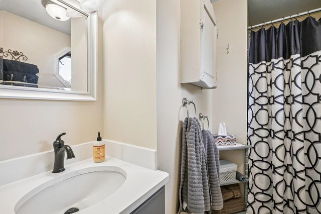 27 Jennifer Lane, Auburn, NH 03032